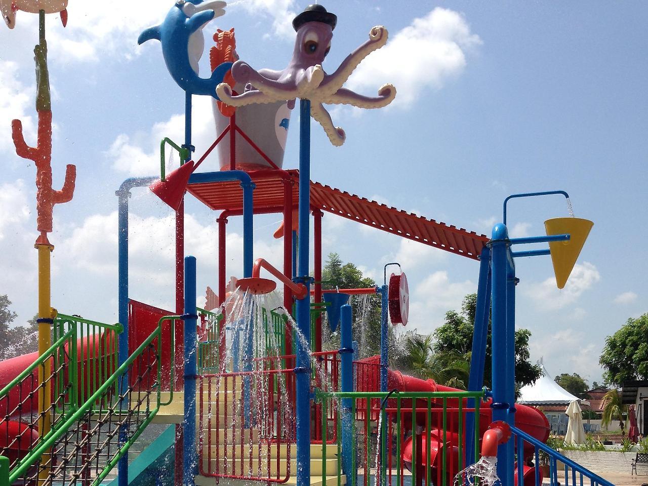 Bayou Lagoon Park Resort Malacca Exterior foto