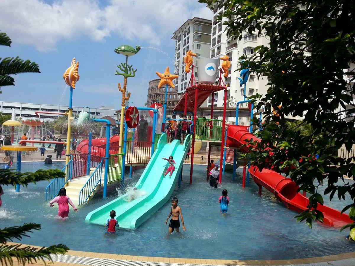 Bayou Lagoon Park Resort Malacca Exterior foto